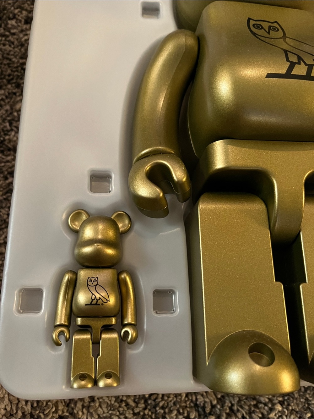 OVO Medicom October’s Very Own. Gold. Bear Brick 100% and 400%. New in box. - Picture 9 of 9